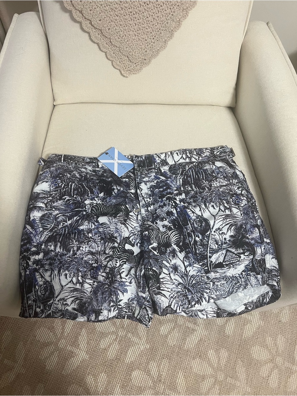 Men's Black & White Tropical Print Swim Trunks